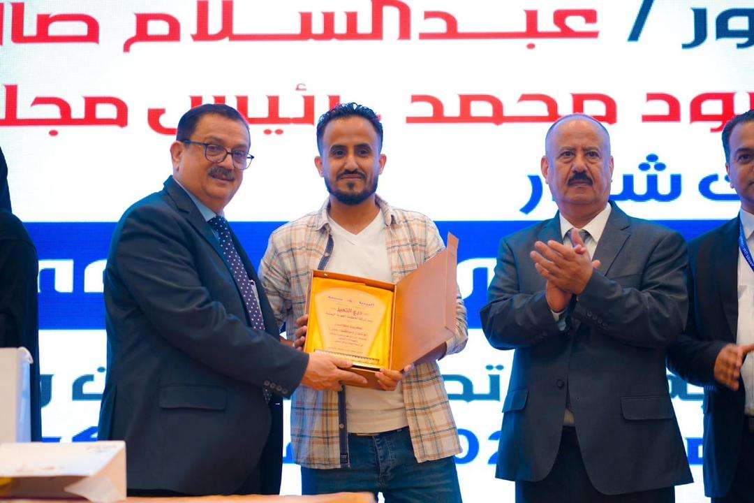 الخطوط الجوية اليمنية تُكَرّم وكالة أبو نشوان الشعيبي بدرع التميز للعام الثاني على التوالي